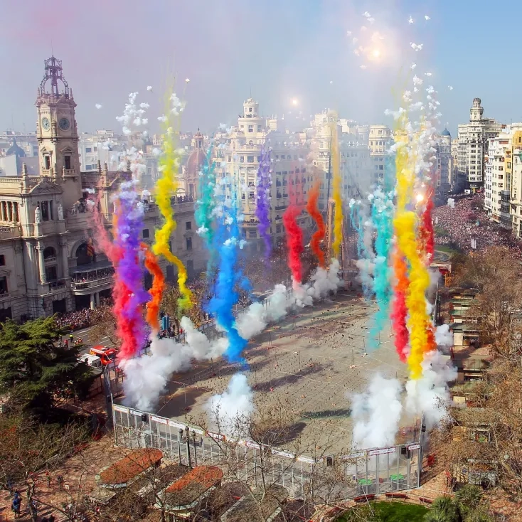 fallas mascleta de colores